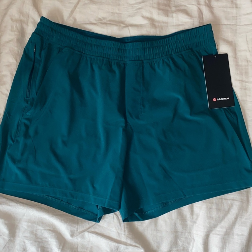 BNWT LULULEMON STORM TEAL Pace Breaker 5” Short